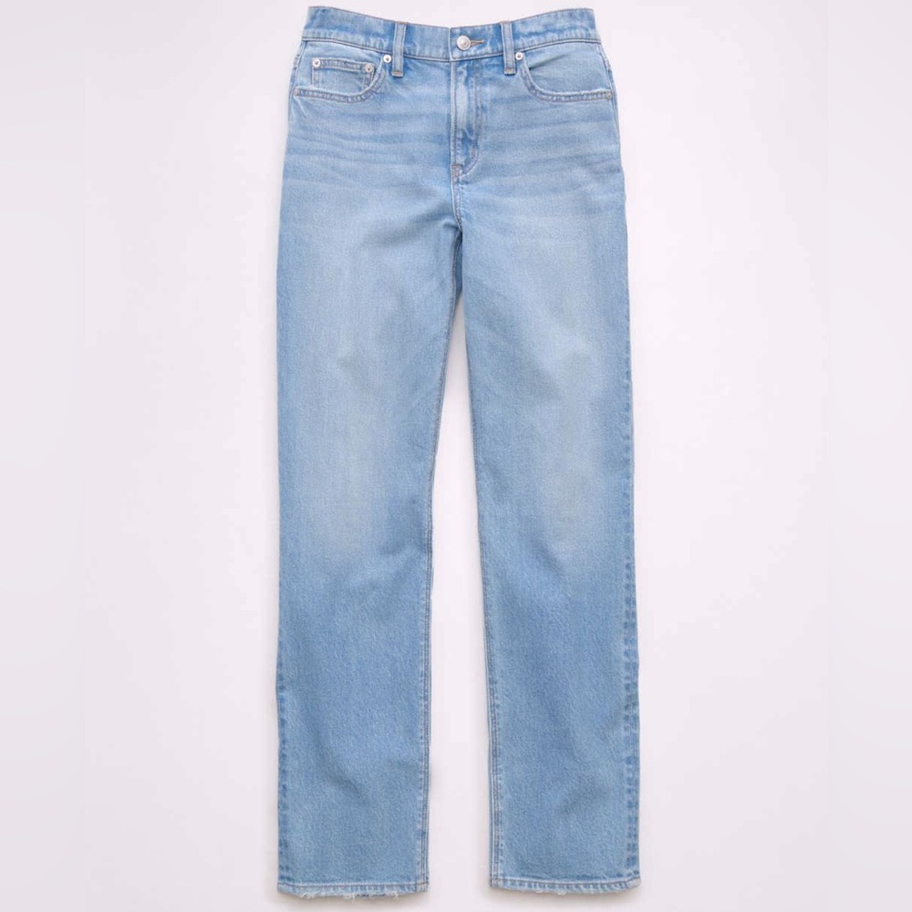 American Eagle Stretch Super High-Waisted Straight Light Wash Short Jean